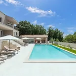 Levlante Villa *