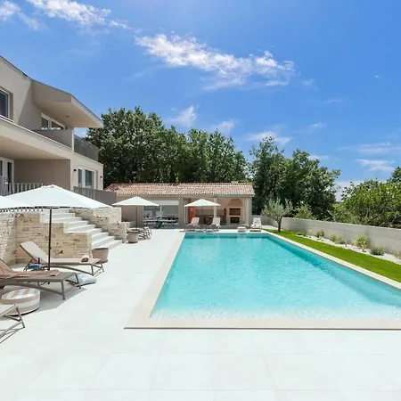 Levlante Villa *